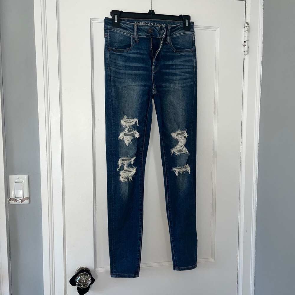 AMERICAN EAGLE ripped low rise straight leg skinny